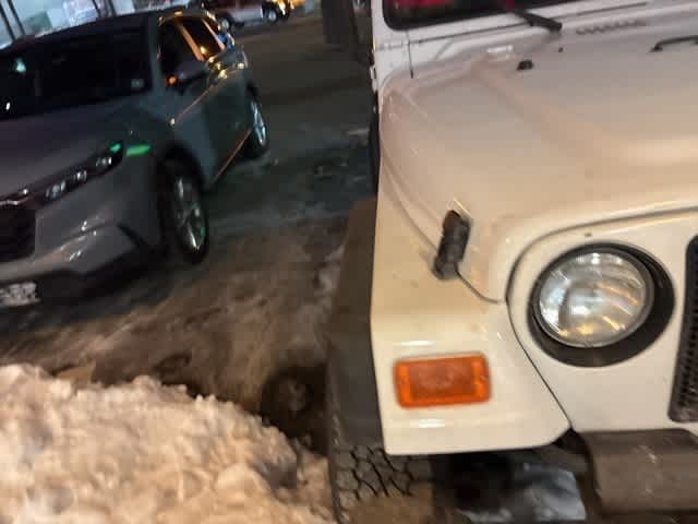 Thumbnail: 2001 Jeep Wrangler - 14