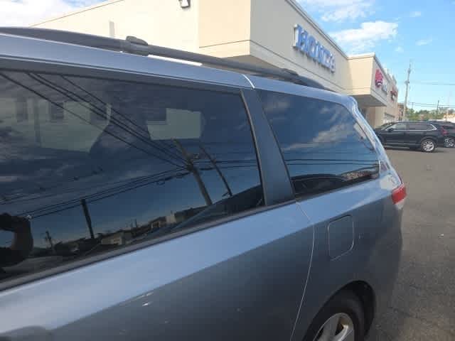 Thumbnail: 2013 Toyota Sienna - 5