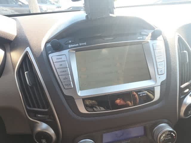 Thumbnail: 2011 Hyundai Tucson - 23