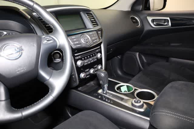 Thumbnail: 2015 Nissan Pathfinder - 16
