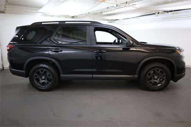 Thumbnail: 2023 Honda Pilot - 9