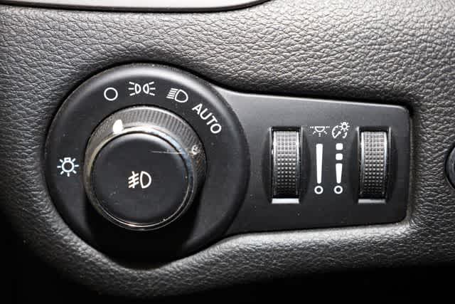 Thumbnail: 2019 Jeep Cherokee - 19