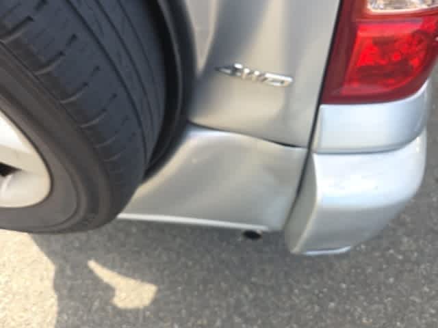 2005 Toyota RAV4 Base 29