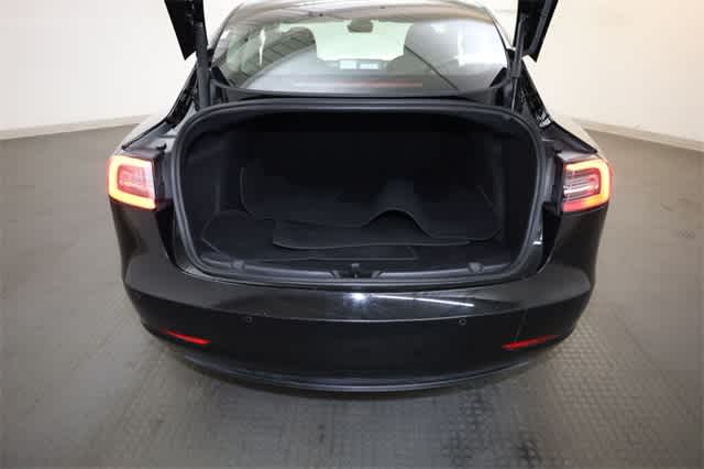 Thumbnail: 2022 Tesla Model 3 - 31