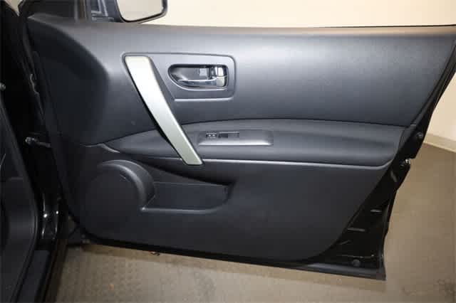 Thumbnail: 2013 Nissan Rogue - 22