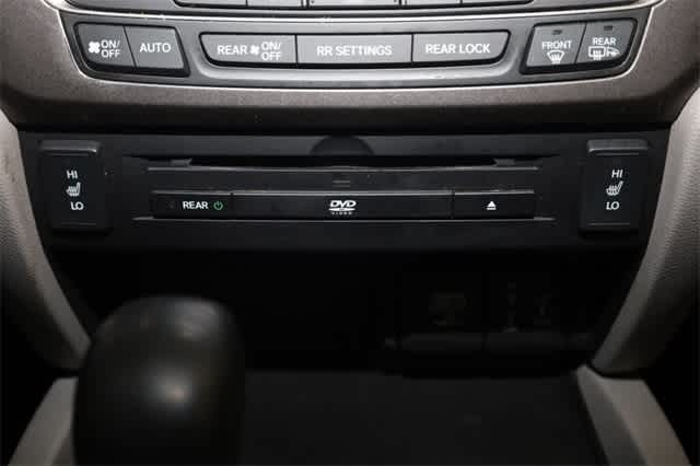 Thumbnail: 2017 Honda Pilot - 33