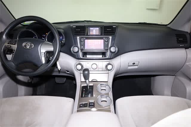 Thumbnail: 2013 Toyota Highlander - 17
