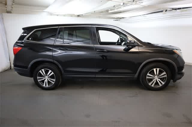 Thumbnail: 2016 Honda Pilot - 9