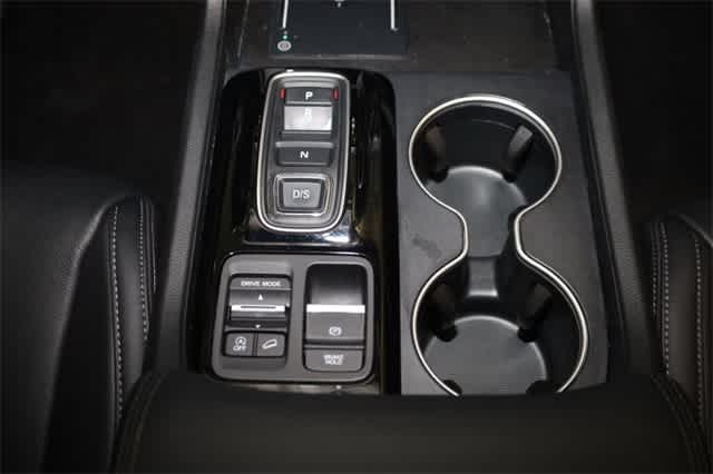 2023 Honda Pilot Touring 32