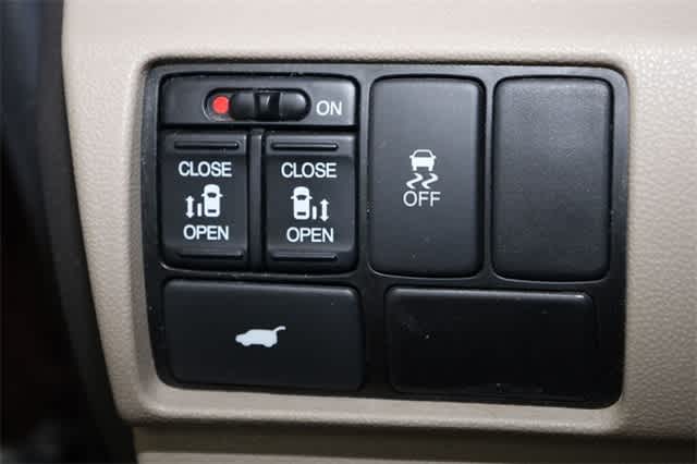 Thumbnail: 2013 Honda Odyssey - 27