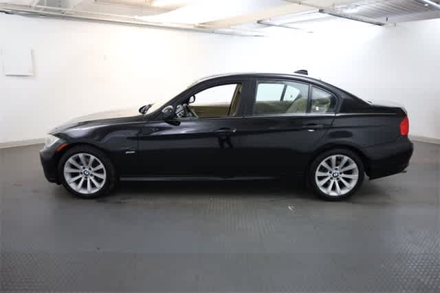Thumbnail: 2011 BMW 3 Series - 3