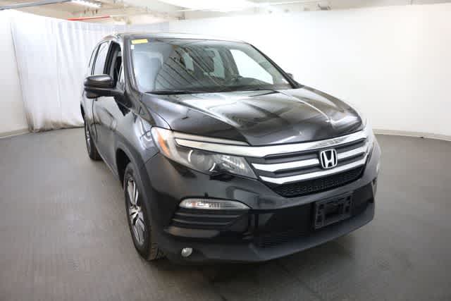 Thumbnail: 2017 Honda Pilot - 11