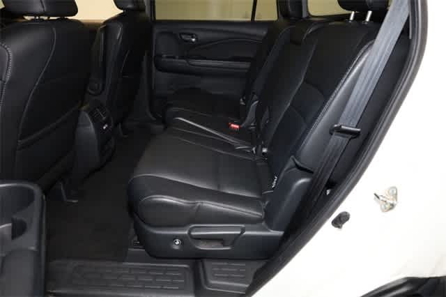 Thumbnail: 2017 Honda Pilot - 21