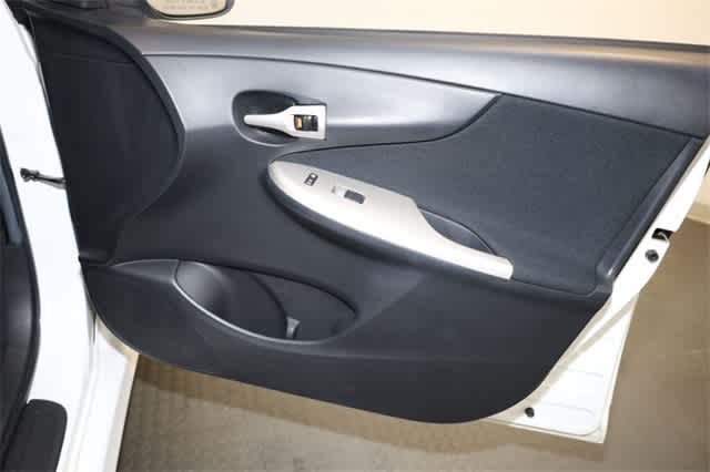 Thumbnail: 2010 Toyota Corolla - 22