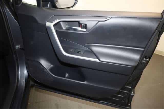 Thumbnail: 2019 Toyota RAV4 - 41