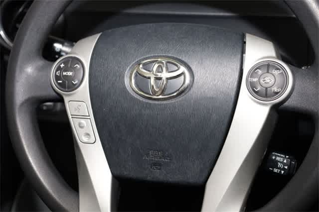 Thumbnail: 2014 Toyota Prius c - 31