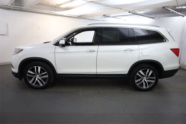 Thumbnail: 2017 Honda Pilot - 3