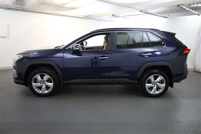 Thumbnail: 2019 Toyota RAV4 - 3