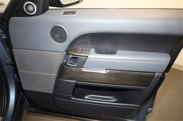 Thumbnail: 2017 Land Rover Range Rover Sport - 22