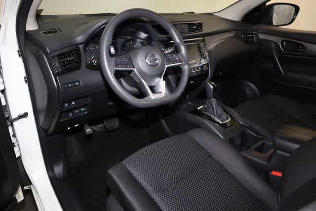 Thumbnail: 2020 Nissan Rogue Sport - 14