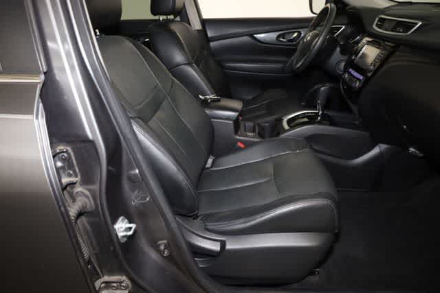 Thumbnail: 2015 Nissan Rogue - 36