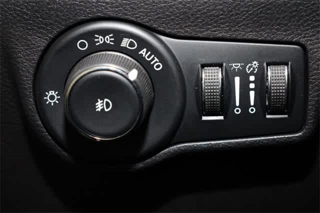Thumbnail: 2022 Jeep Compass - 26