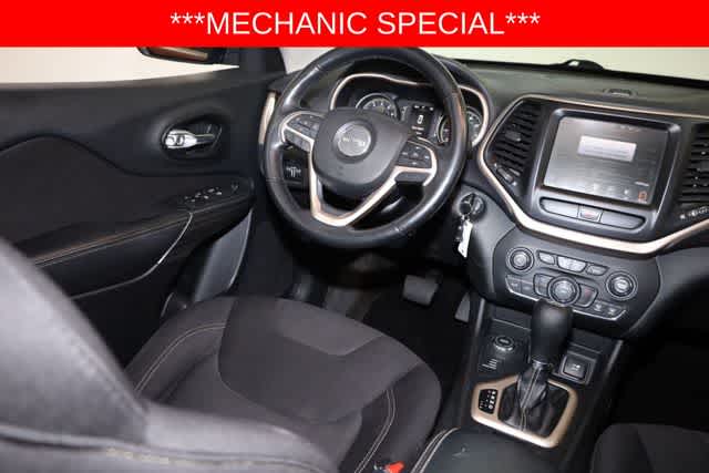 Thumbnail: 2015 Jeep Cherokee - 21
