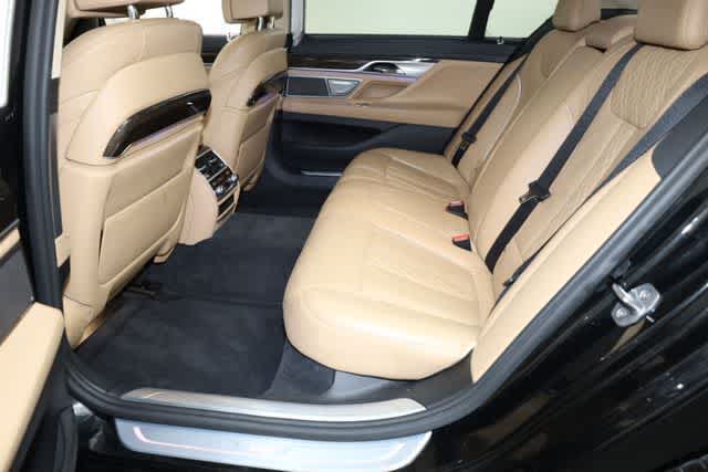 Thumbnail: 2016 BMW 7 Series - 21