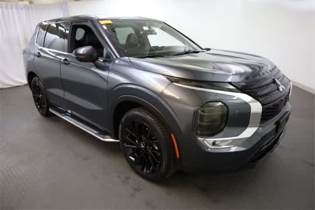Thumbnail: 2024 Mitsubishi Outlander - 10