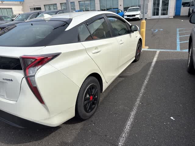 Thumbnail: 2016 Toyota Prius - 10