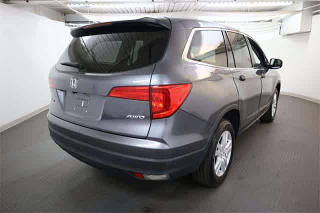 Thumbnail: 2016 Honda Pilot - 7