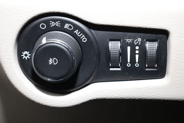 Thumbnail: 2020 Chrysler Pacifica - 19