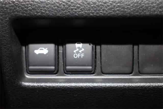 Thumbnail: 2016 Nissan Altima - 27