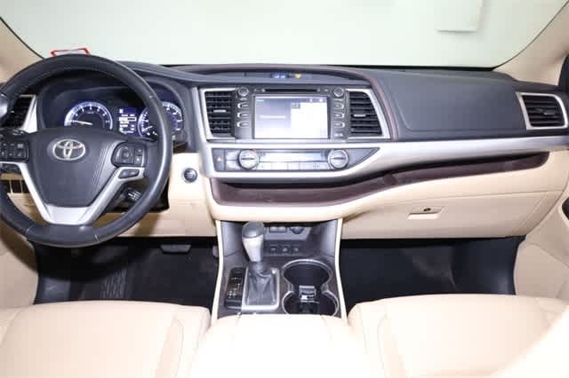 Thumbnail: 2018 Toyota Highlander - 17