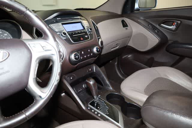 Thumbnail: 2011 Hyundai Tucson - 16