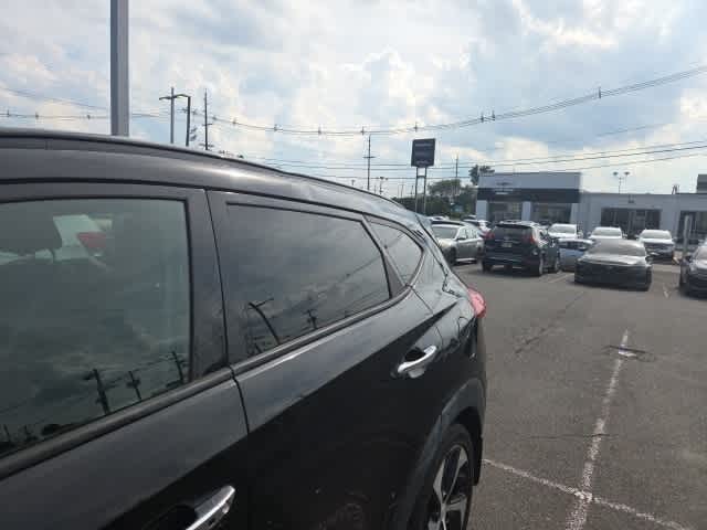 Thumbnail: 2016 Hyundai Tucson - 4
