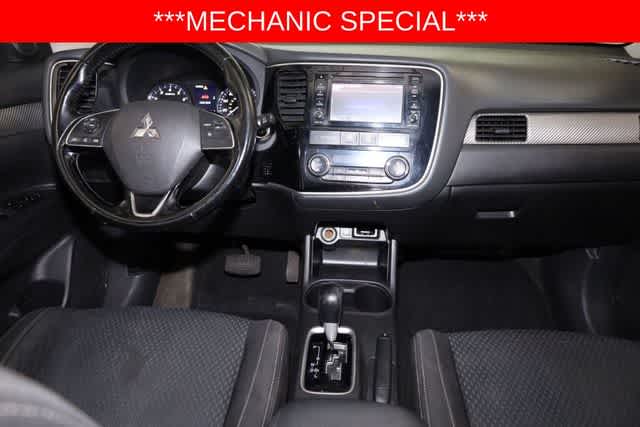 Thumbnail: 2016 Mitsubishi Outlander - 21