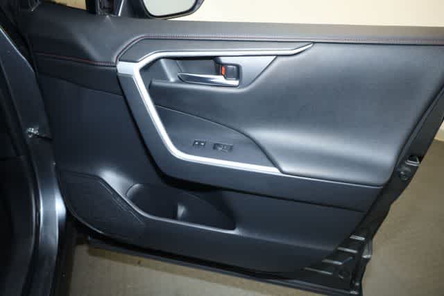 Thumbnail: 2023 Toyota RAV4 - 31