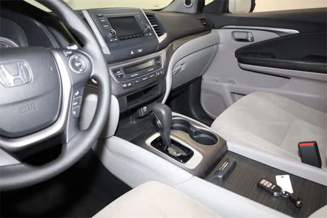 Thumbnail: 2016 Honda Pilot - 23