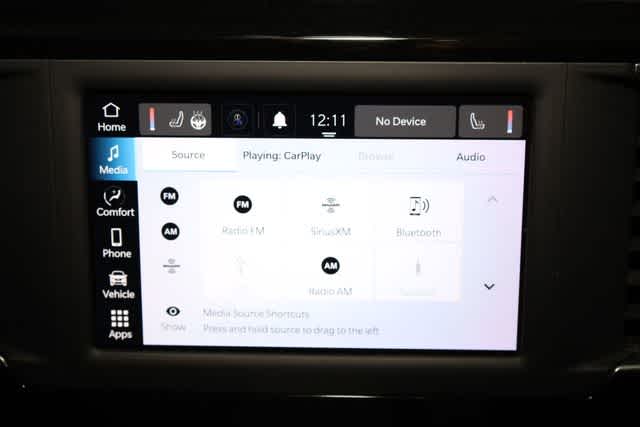 Thumbnail: 2022 Chrysler Voyager - 31