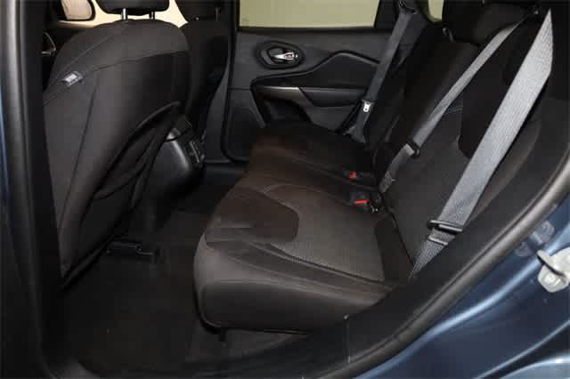 Thumbnail: 2020 Jeep Cherokee - 21