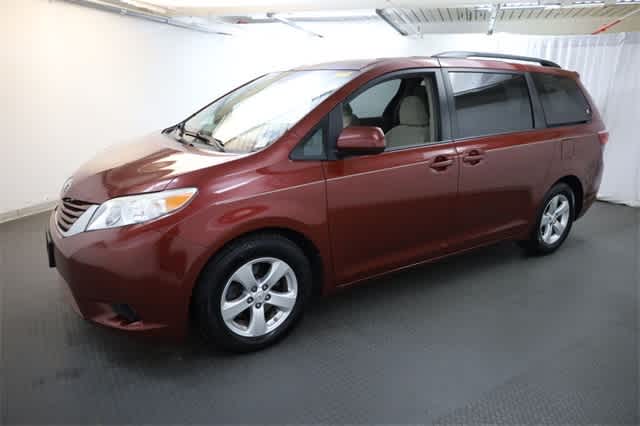 Thumbnail: 2015 Toyota Sienna - 2
