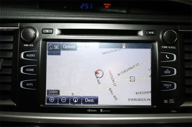 Thumbnail: 2015 Toyota Highlander - 28