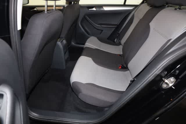 Thumbnail: 2017 Volkswagen Jetta - 21