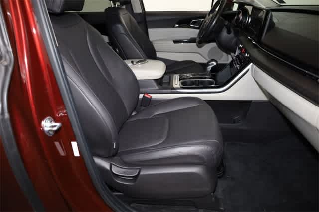 Thumbnail: 2022 Kia Carnival - 20