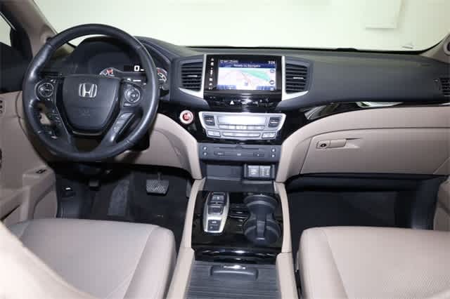 Thumbnail: 2017 Honda Pilot - 17