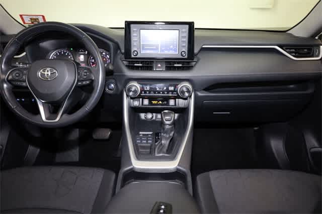 Thumbnail: 2019 Toyota RAV4 - 17
