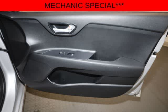 Thumbnail: 2018 Kia Rio - 22