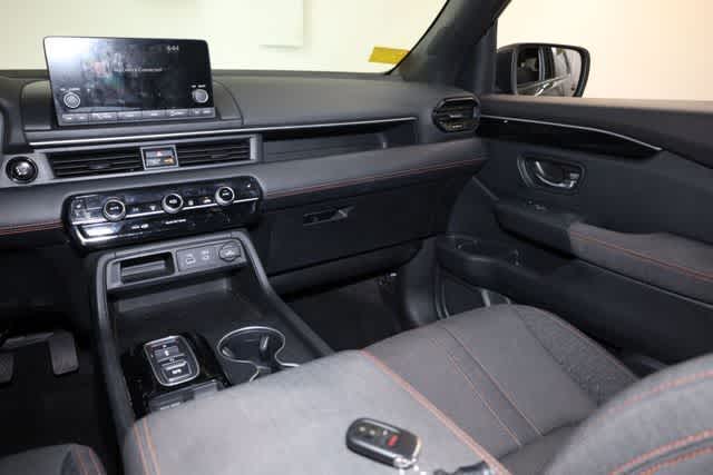 Thumbnail: 2023 Honda Pilot - 22