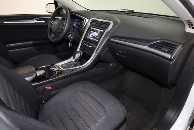 Thumbnail: 2014 Ford Fusion - 31
